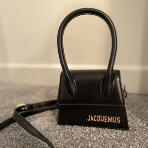 JACQUEMUS Le Chiquito